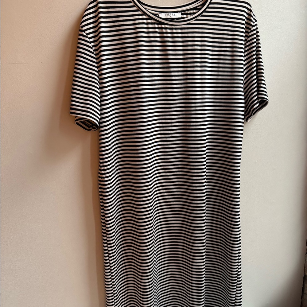 Casual Black and White Midi Shirt with Raglan Sleeves